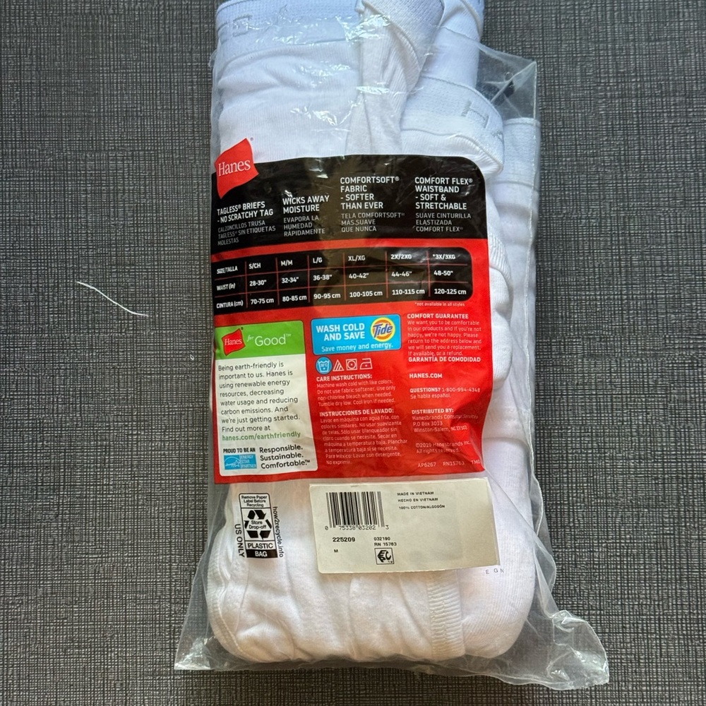 Hanes Men's White Tagless Briefs - 6 Pack Medium - Picture 2 of 2